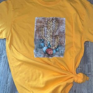 Mustard yellow tee
